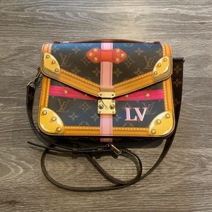 SOLD Brand new Louis Vuitton message crossbody bag